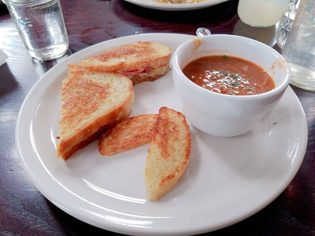 Sams graces Cafe | restaurant | 193-429, M-119, Harbor Springs, MI 49740, USA | 2312421230 OR +1 231-242-1230