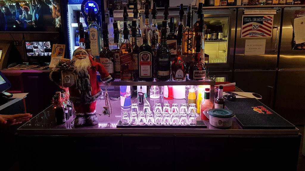 Pub Pare | restaurant | 7505 Boulevard Décarie, Montréal, QC H4P 2G9, Canada | 5147312106 OR +1 514-731-2106