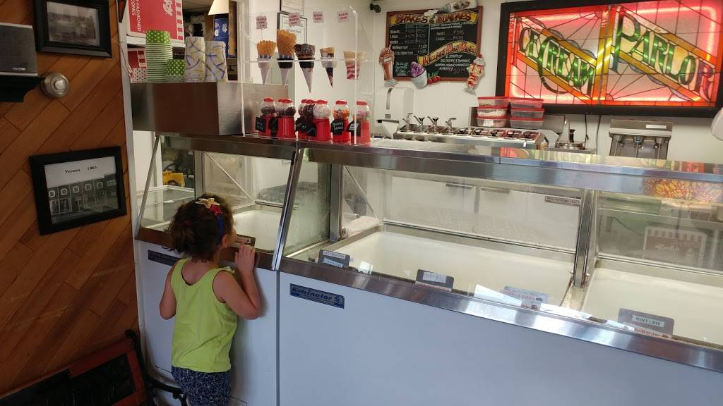 The Towne Scoop | restaurant | 8 Park Pl, Verona, NJ 07044, USA | 9738572667 OR +1 973-857-2667