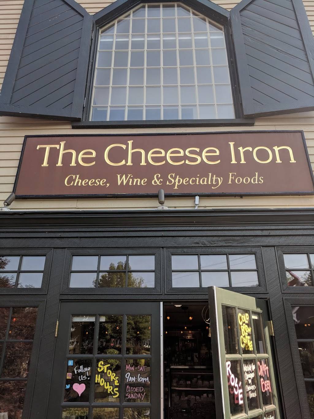 The Cheese Iron | restaurant | 200 US-1 ALT #300, Scarborough, ME 04074, USA | 2078834057 OR +1 207-883-4057
