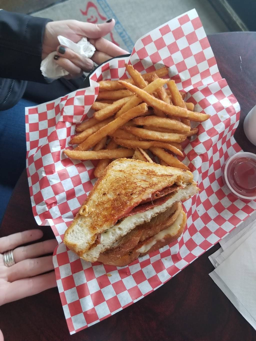 Cheezies | restaurant | 5995 Preston Rd, Frisco, TX 75034, USA | 4695353306 OR +1 469-535-3306