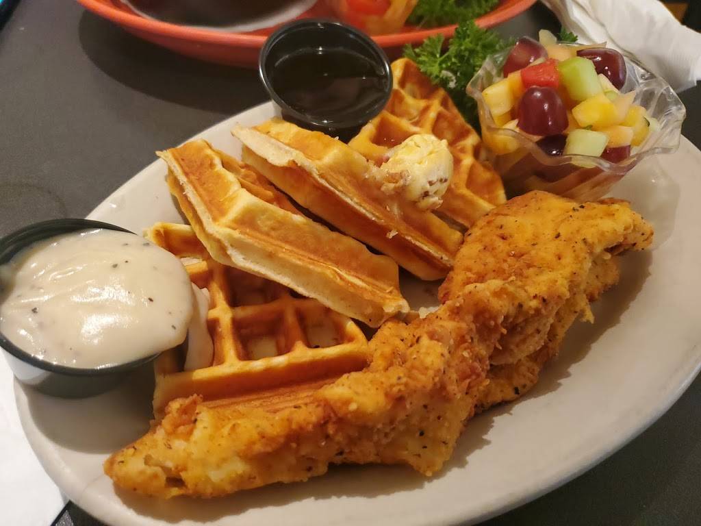 La Tuna Icehouse & Grill | restaurant | 100 Probandt St, San Antonio, TX 78204, USA | 2102125727 OR +1 210-212-5727