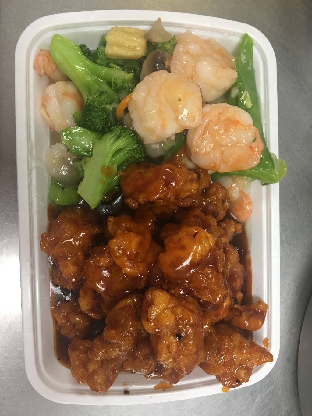 Lucky Star | restaurant | 6002 Oleander Dr, Wilmington, NC 28409, USA | 9103957063 OR +1 910-395-7063