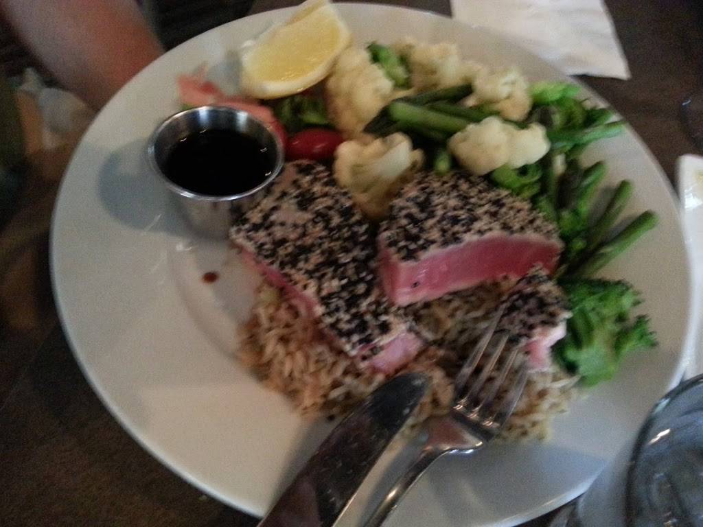 Harveys Central Grille | restaurant | 1340 W Towne Square Rd, Mequon, WI 53092, USA | 2622419589 OR +1 262-241-9589