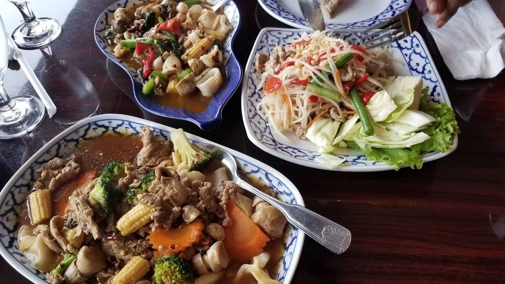 Chili Thai Restaurant | restaurant | 3712 9th St SW, Puyallup, WA 98373, USA | 2538647005 OR +1 253-864-7005