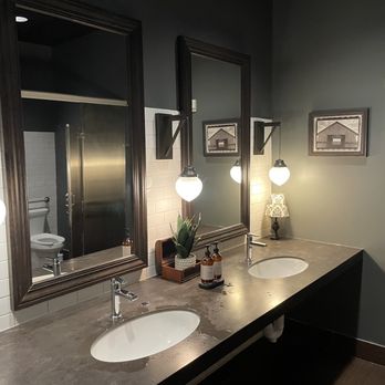 Pat and Gracies Downtown | restaurant | 121 S High St, Columbus, OH 43215, USA | 6143473952 OR +1 614-347-3952