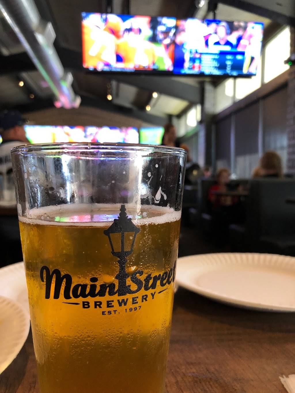 Lamppost Pizza Main Street Brewery | restaurant | 493 N Main St, Corona, CA 92880, USA | 9513711471 OR +1 951-371-1471