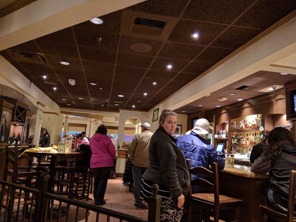 Olive Garden Italian Restaurant | meal takeaway | 330 W Kimberly Rd, Davenport, IA 52806, USA | 5633860504 OR +1 563-386-0504