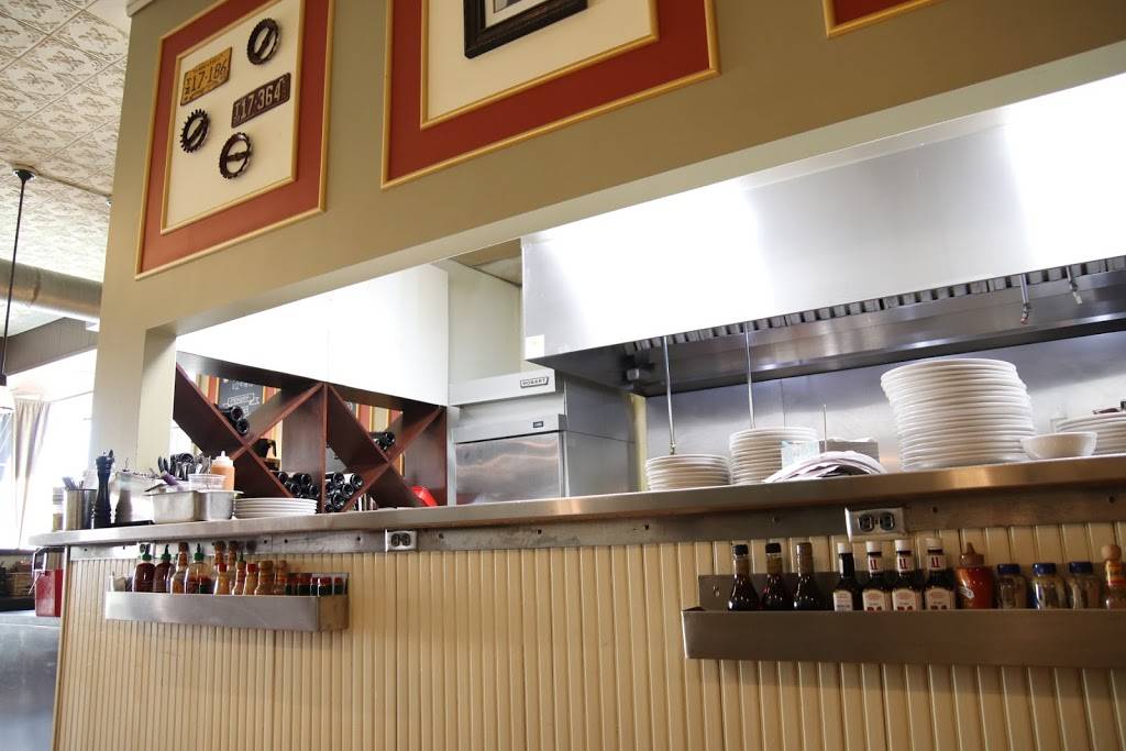 Hazels Northeast | restaurant | 2859 Johnson St NE, Minneapolis, MN 55418, USA | 6127884778 OR +1 612-788-4778