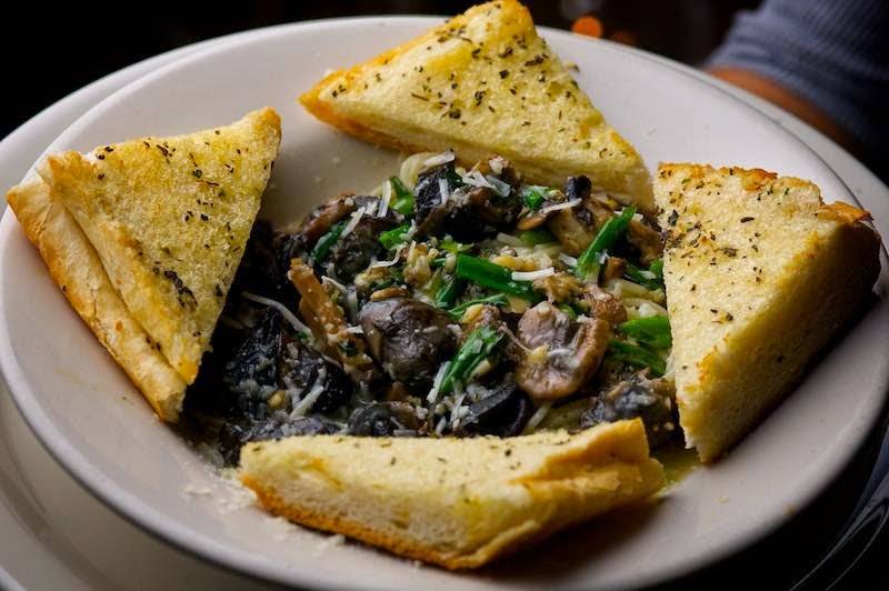 Gypsy Cab Co Restaurant | restaurant | 828 Anastasia Blvd, St. Augustine, FL 32080, USA | 9048248244 OR +1 904-824-8244