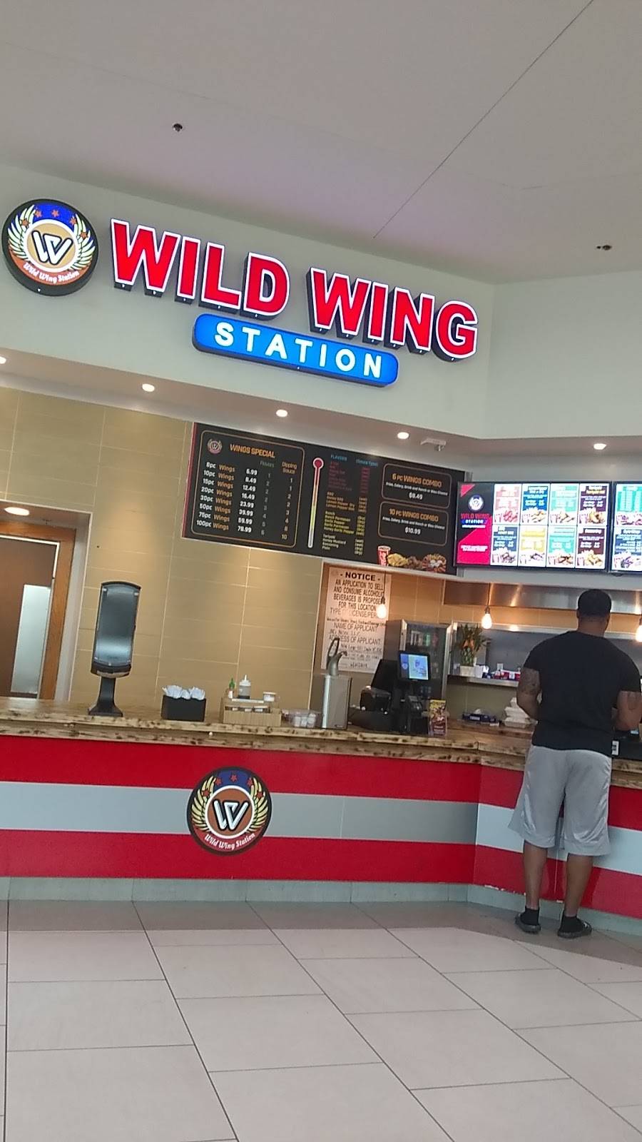 Wild Wings Station | restaurant | 6301 Northwest Loop 410, San Antonio, TX 78238, USA | 2109529883 OR +1 210-952-9883