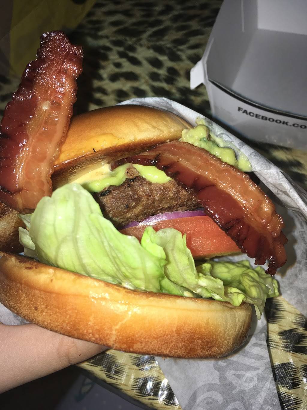 Carls Jr. | restaurant | 1809 E Edinger Ave, Santa Ana, CA 92705, USA | 7149720458 OR +1 714-972-0458