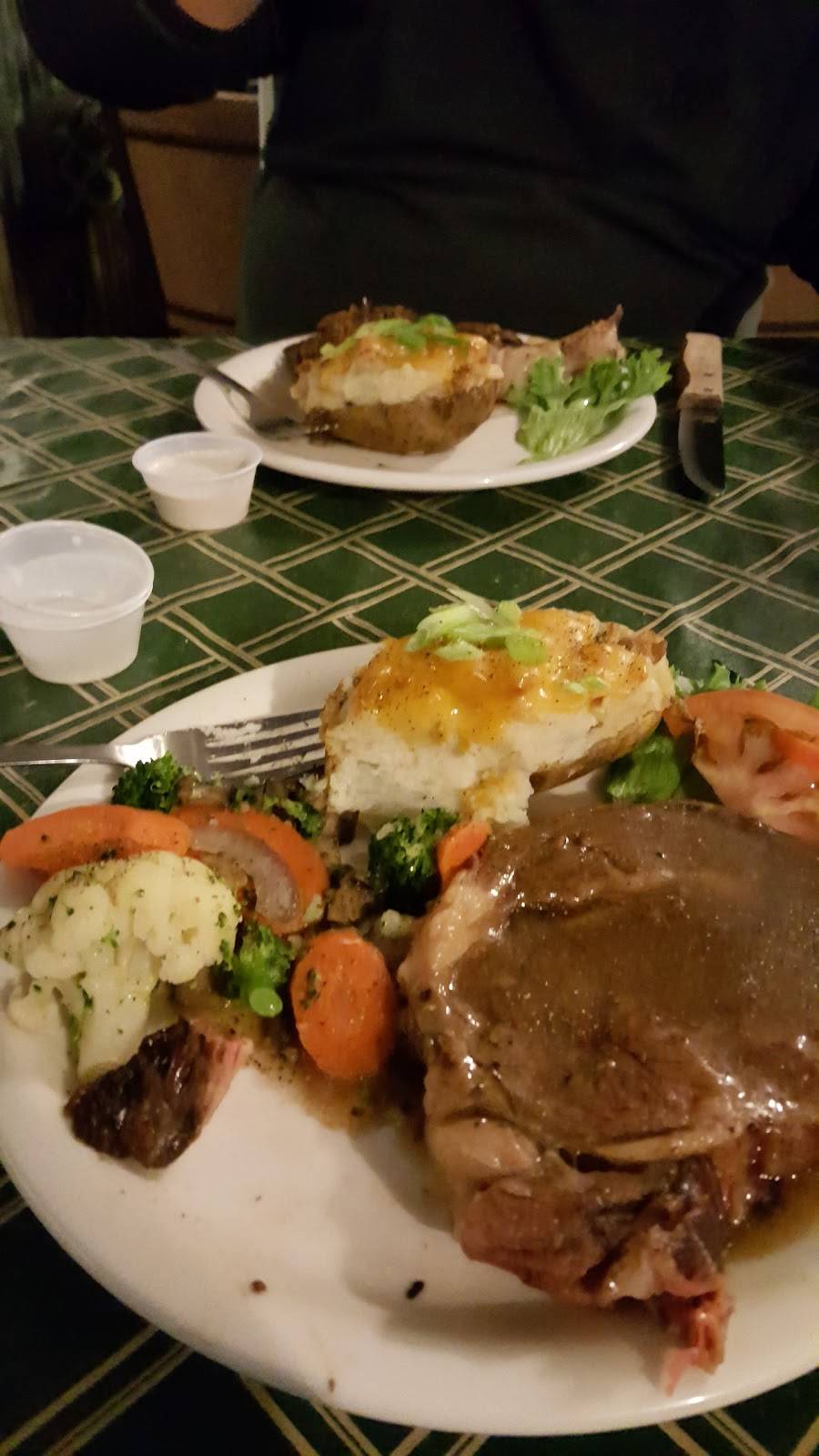 The Grizzlies Den | restaurant | 3125 Triangle Rd, Mariposa, CA 95338, USA | 2097427199 OR +1 209-742-7199