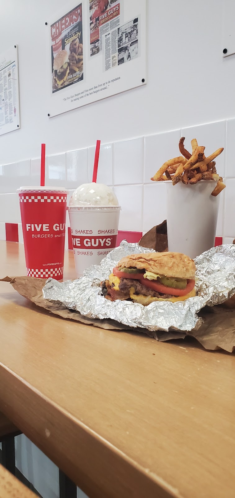 Five Guys | meal takeaway | 5540 Xavier Dr, Yonkers, NY 10704, USA | 9142333933 OR +1 914-233-3933