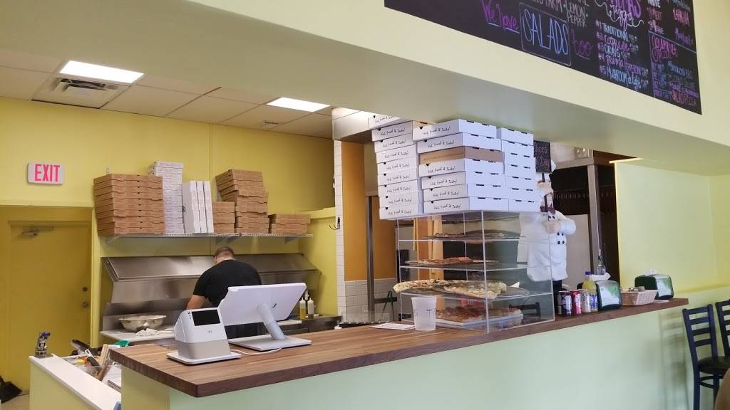 Conte’s Pizza | restaurant | 309 NE 2nd Ave, Delray Beach, FL 33444, USA | 5612922020 OR +1 561-292-2020