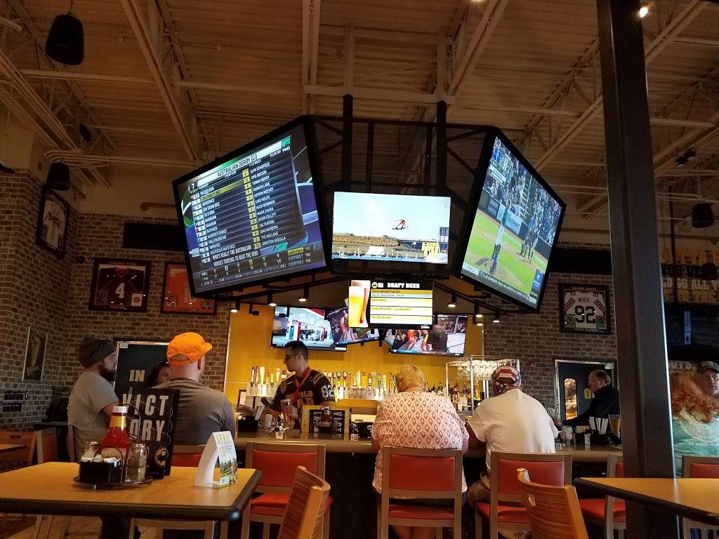 Buffalo Wild Wings | restaurant | 240 Falls Boulevard, Bristol, VA 24201, USA | 2766444920 OR +1 276-644-4920