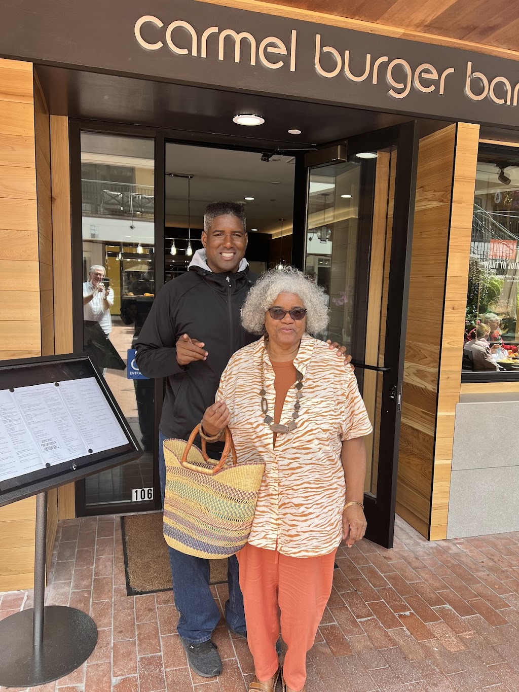 Carmel Burger Bar | restaurant | 106 Mission St, Carmel-By-The-Sea, CA 93923, USA | 8315748693 OR +1 831-574-8693