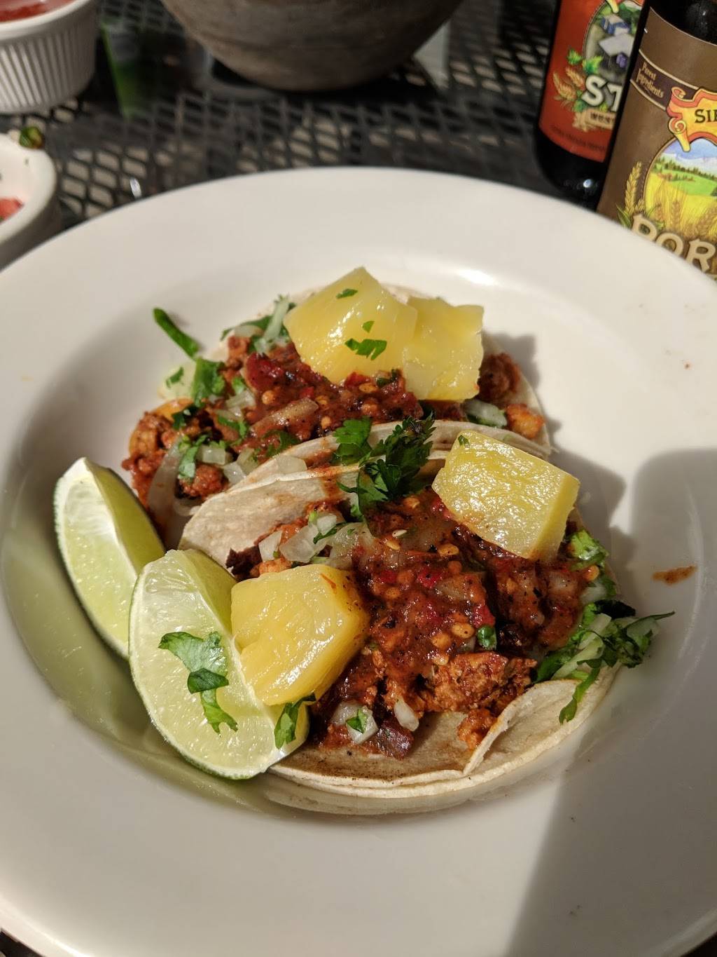 J&R Tacos | restaurant | 437 W Main St, Merced, CA 95340, USA | 2093842923 OR +1 209-384-2923