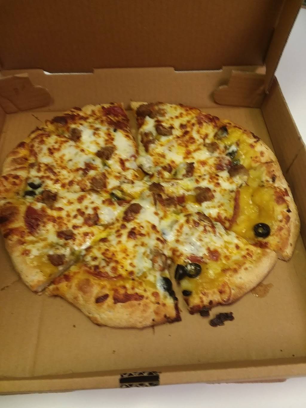 Ricks Pizza | restaurant | 913 W Grace St, Richmond, VA 23220, USA | 8046583645 OR +1 804-658-3645