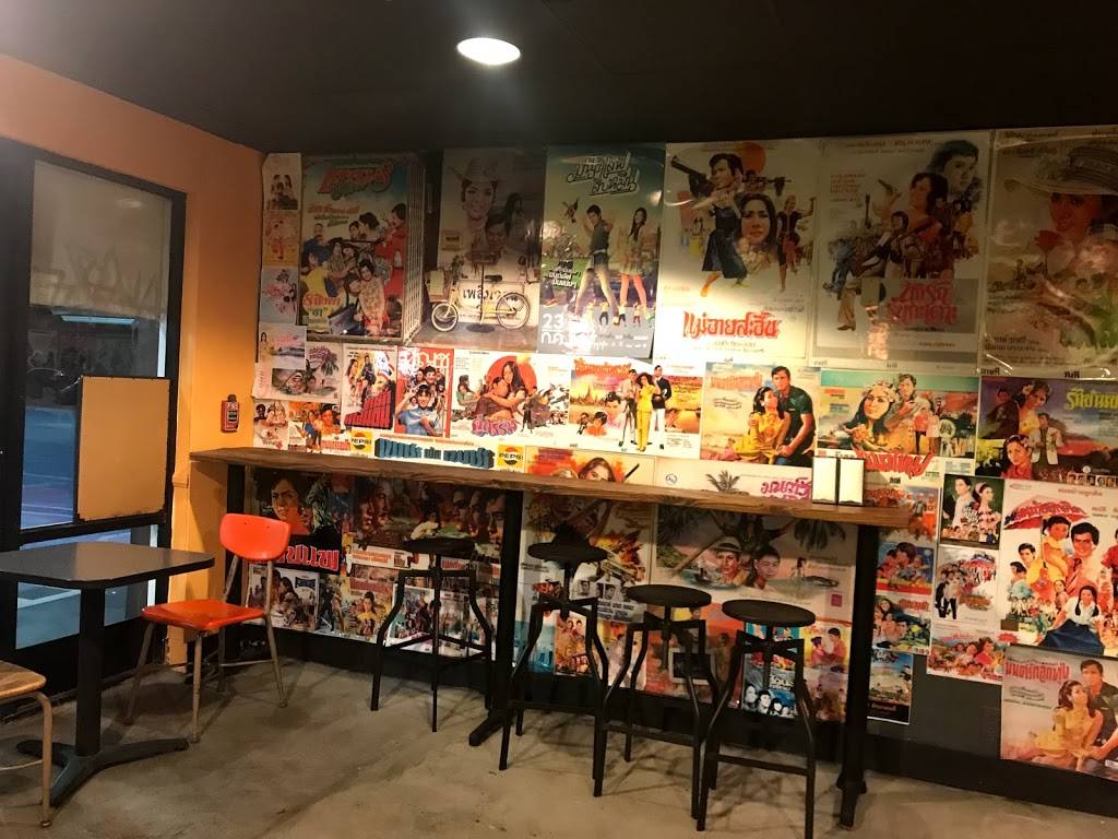 Khun Mae Ploy Thai Cuisine | restaurant | 2703 Sunset Blvd, Los Angeles, CA 90026, USA | 2134832105 OR +1 213-483-2105