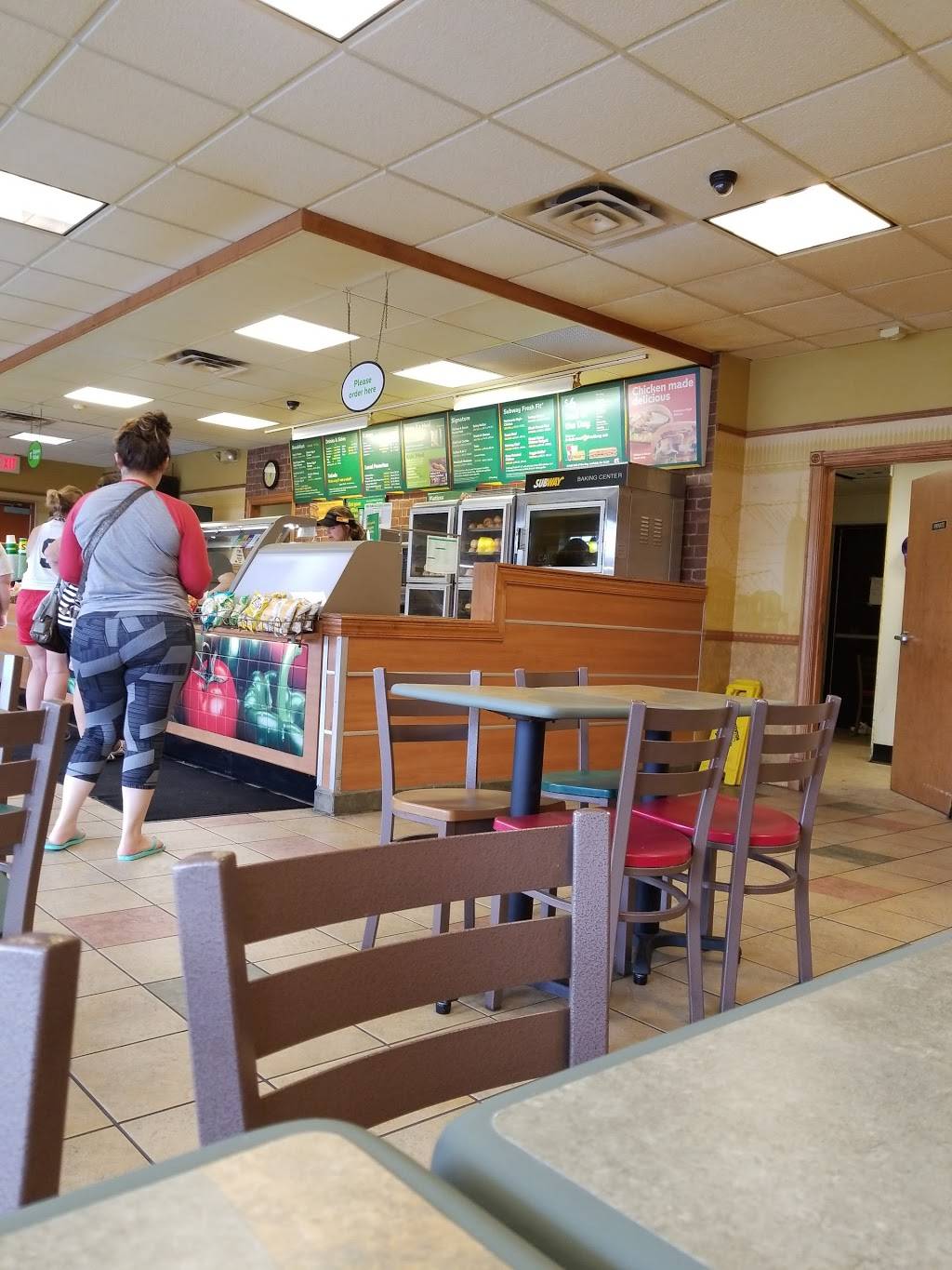 Subway Restaurants | restaurant | 3940 SE 14th St, Des Moines, IA 50320, USA | 5159531160 OR +1 515-953-1160