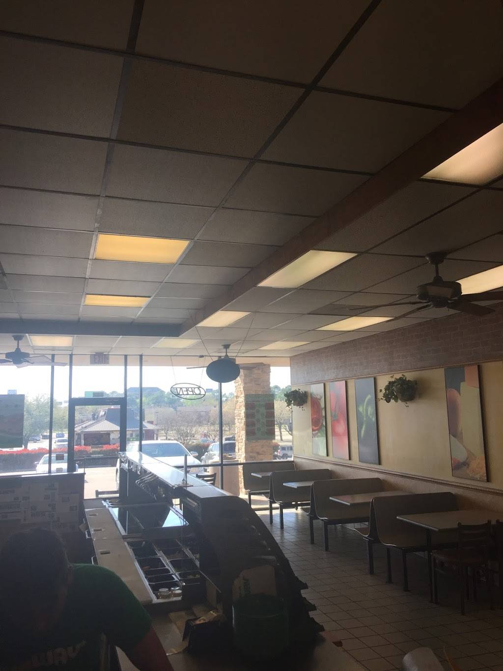 Subway | restaurant | 717 S Interstate 35 E, Denton, TX 76205, USA | 9403837438 OR +1 940-383-7438