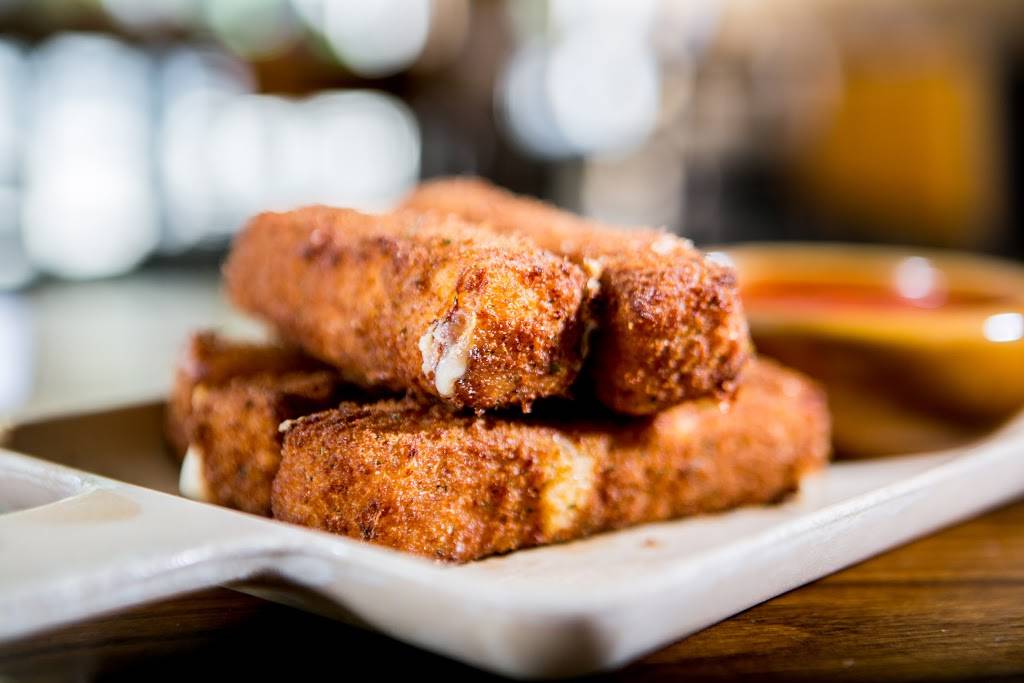 Roots Handmade Pizza | meal delivery | 2200 W Lawrence Ave, Chicago, IL 60625, USA | 7734335959 OR +1 773-433-5959