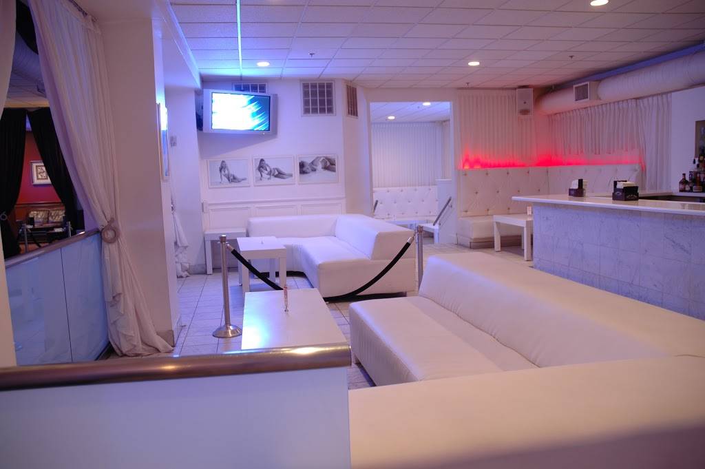 6 Lounge | restaurant | 247 S Meridian St, Indianapolis, IN 46225, USA | 3176386660 OR +1 317-638-6660