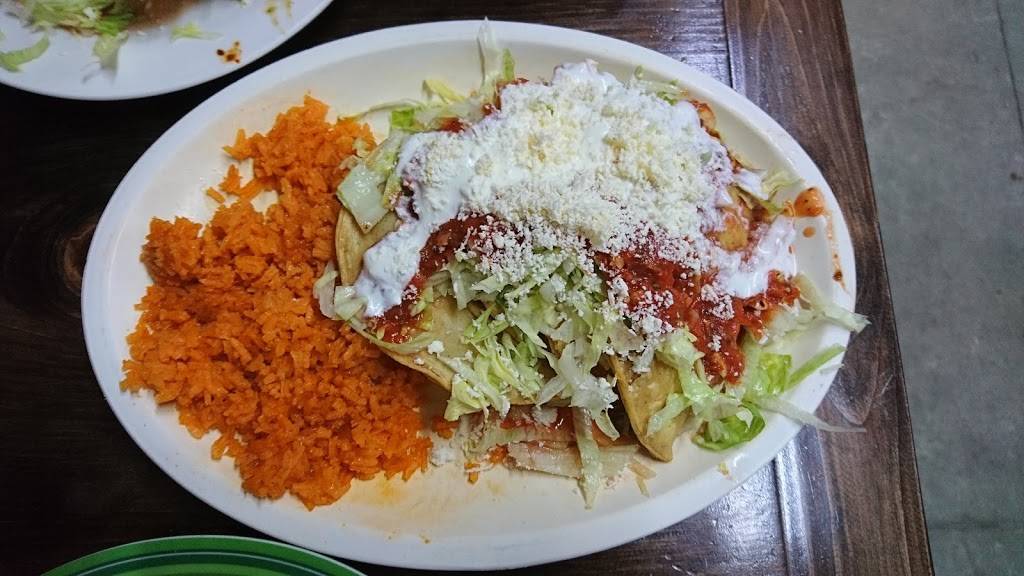 Cenaduria Los Muñecos | restaurant | Ejército Nacional 98_8, Tomas Aquino, 22414 Tijuana, B.C., Mexico | 016648785167 OR +52 664 878 5167