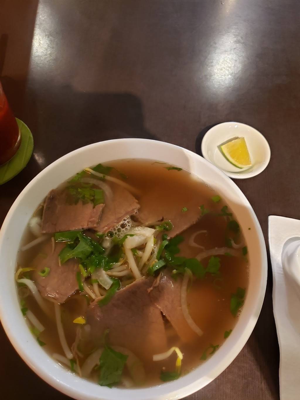 Restaurant Sprout | restaurant | 15 St Clair Ave W, Toronto, ON M4V 1K6, Canada | 4169292541 OR +1 416-929-2541