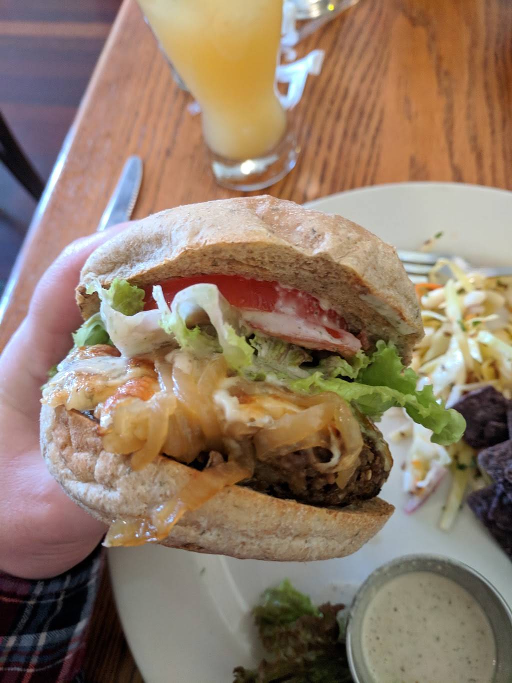 Inn Season Cafe | restaurant | 500 E 4th St, Royal Oak, MI 48067, USA | 2485477916 OR +1 248-547-7916