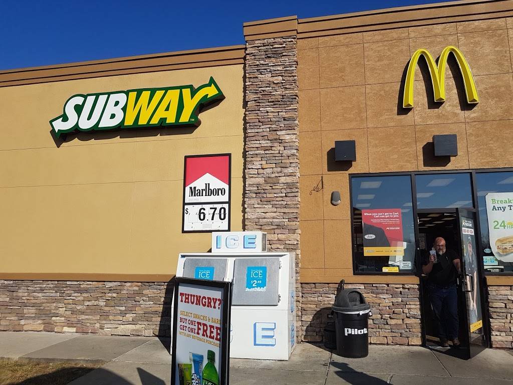 Subway | restaurant | 16921 Halfway Blvd, Hagerstown, MD 21740, USA | 3015823999 OR +1 301-582-3999