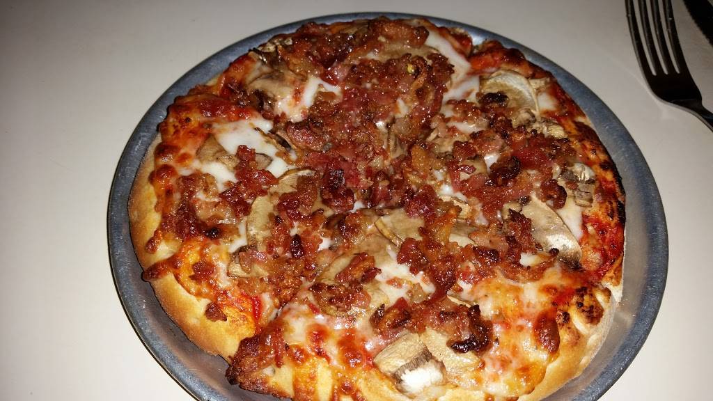 Joe Bolognas | restaurant | 120 W Maxwell St, Lexington, KY 40508, USA | 8592524933 OR +1 859-252-4933