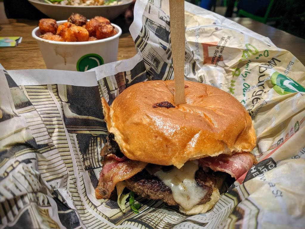 Wahlburgers | restaurant | 100 Robinson Centre Dr Suite 2550, Pittsburgh, PA 15205, USA | 4127449089 OR +1 412-744-9089