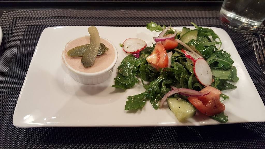 Casa Calzone | restaurant | 1298 Rue de la Pointe-aux-Lièvres, Québec, QC G1L 4L9, Canada | 4185223000 OR +1 418-522-3000