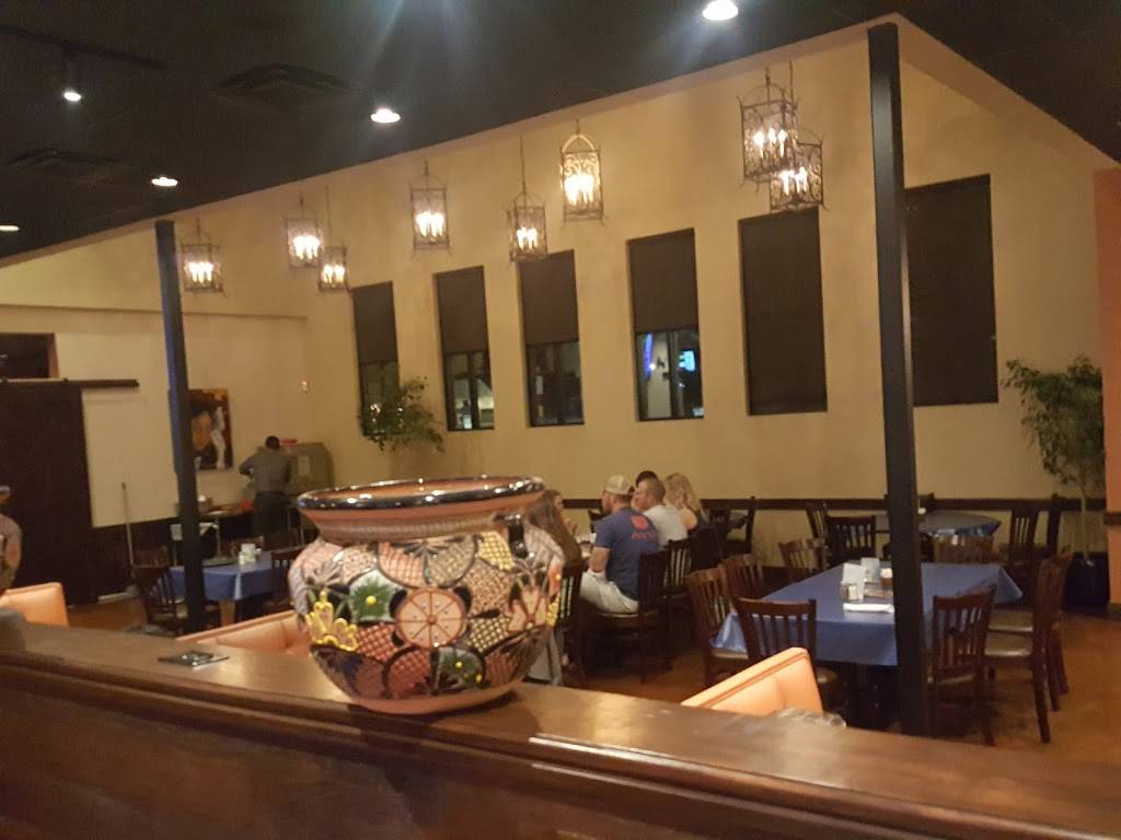 Dos rios | restaurant | 1281 N Academy Ave, New Braunfels, TX 78130, USA | 8306099556 OR +1 830-609-9556