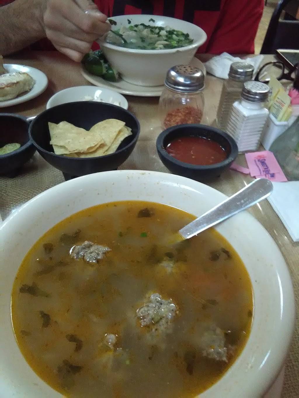 Perfectos Mexican Restaurant | restaurant | 5404 S 12th Ave, Tucson, AZ 85706, USA | 5208895651 OR +1 520-889-5651