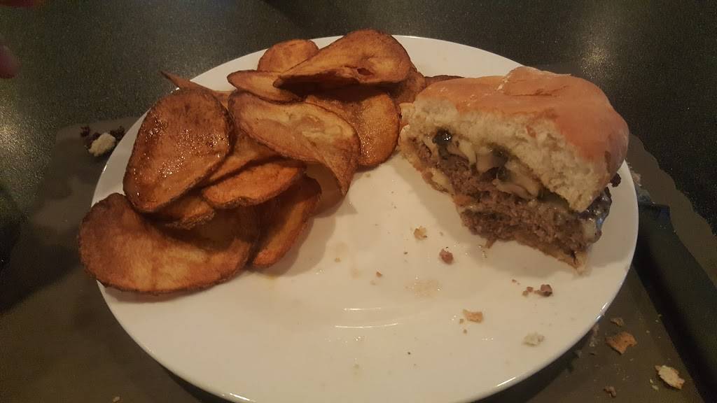 GoodFellas Restaurant & Tavern | restaurant | 1915 McCague St, Pittsburgh, PA 15218, USA | 4123516551 OR +1 412-351-6551