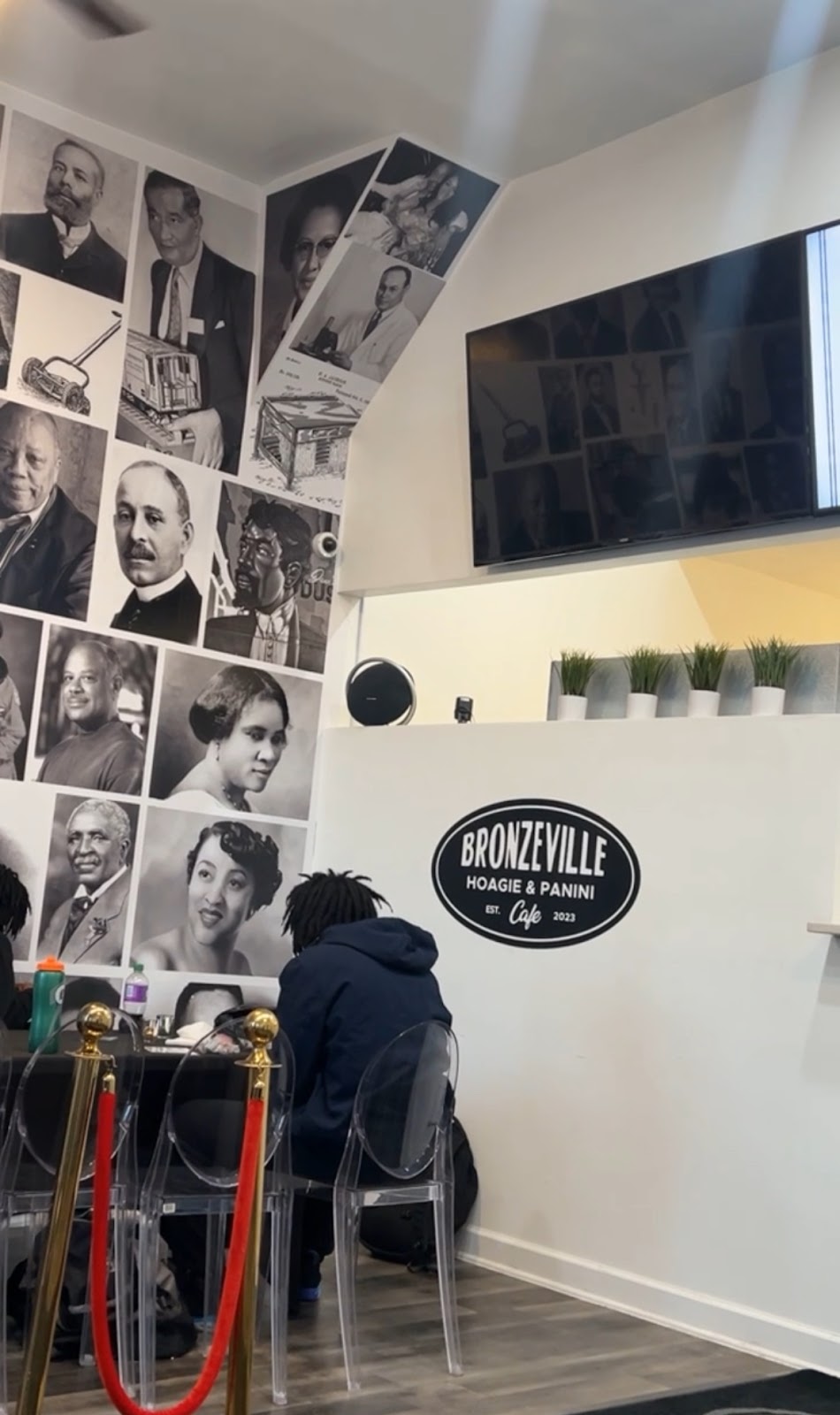 Bronzeville Hoagie & Panini Cafe | restaurant | 238 E 35th St, Chicago, IL 60616, USA | 8722589940 OR +1 872-258-9940