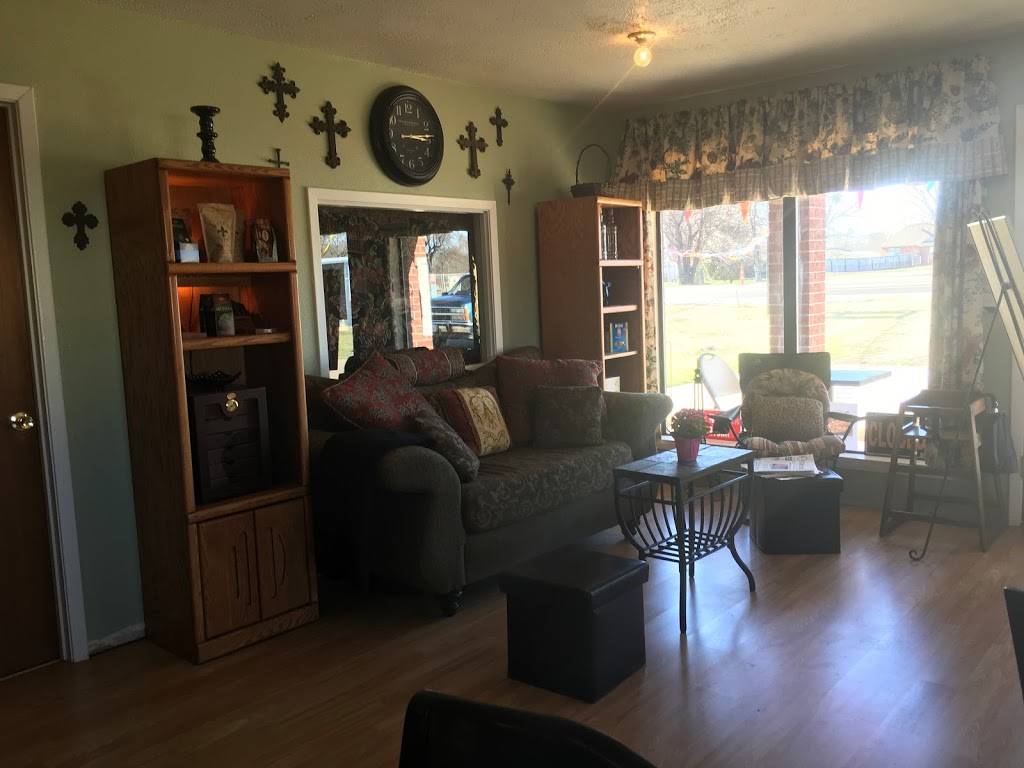 Chateau Bistro Steakhouse & Wine Bar | restaurant | 984 N Texas St, Emory, TX 75440, USA | 9727221111 OR +1 972-722-1111