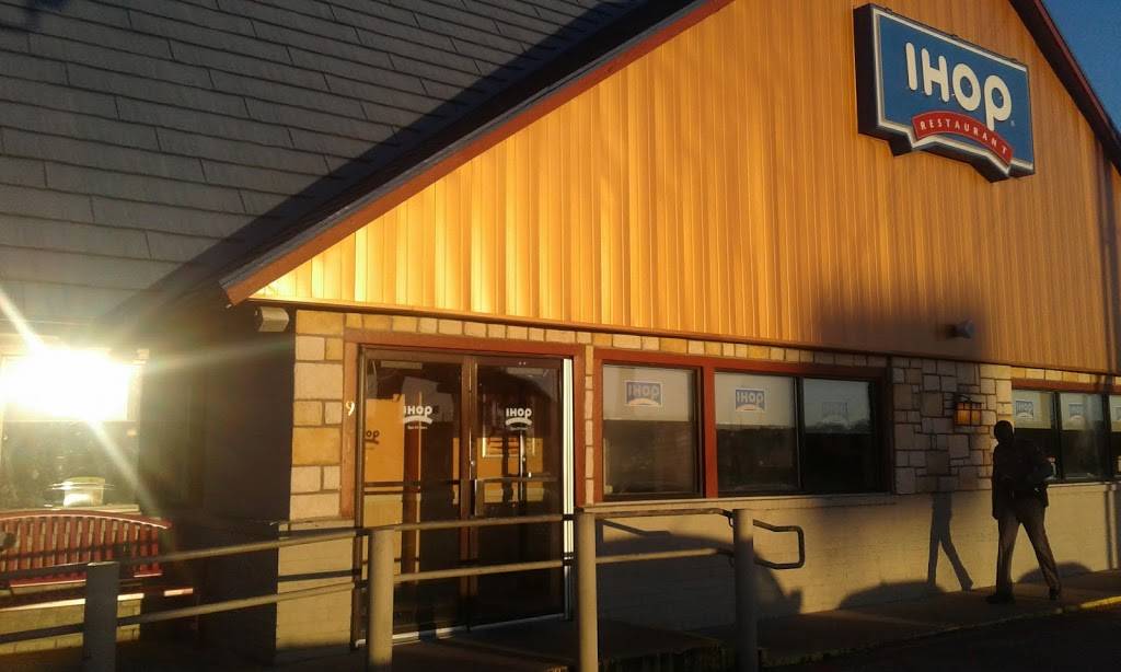 IHOP | restaurant | 901 E Koenig Ln, Austin, TX 78751, USA | 5124527311 OR +1 512-452-7311