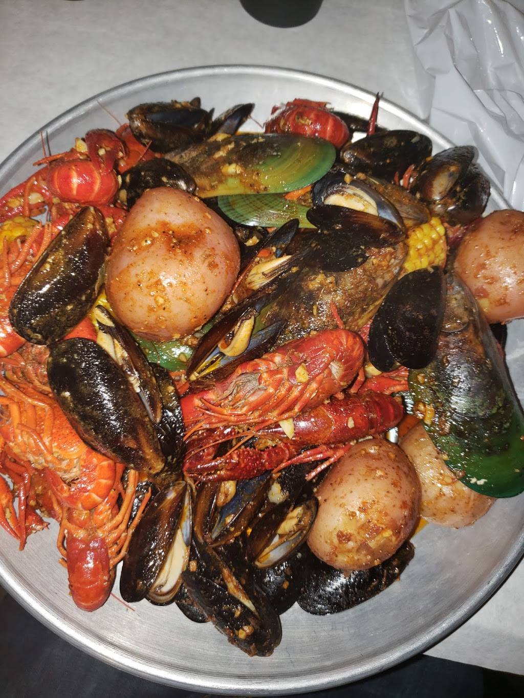 Red Crab Juicy Seafood | restaurant | 101 Dorman Centre Dr, Spartanburg, SC 29301, USA | 8647075433 OR +1 864-707-5433