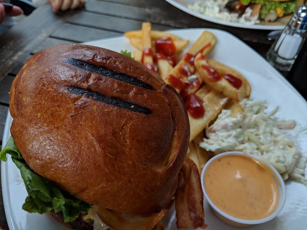 Sean Ogs | restaurant | 60-02 Woodside Ave, Woodside, NY 11377, USA | 7188993499 OR +1 718-899-3499