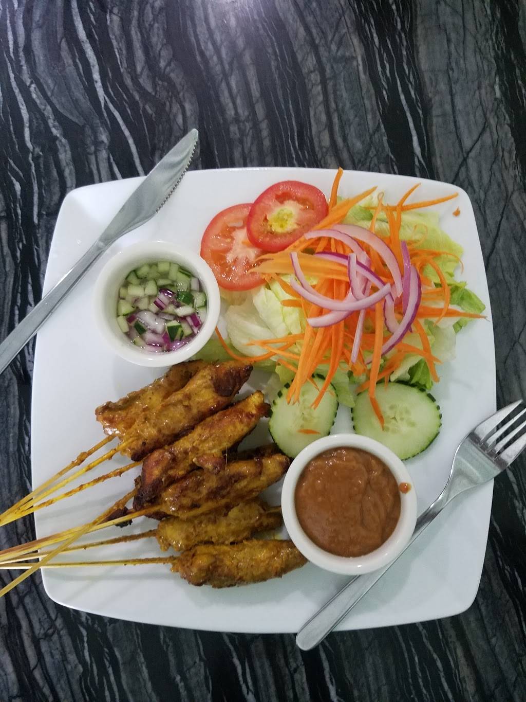 Whoopi Thai cuisine | meal delivery | 2449 Black Rock Turnpike, Fairfield, CT 06825, USA | 2034294956 OR +1 203-429-4956