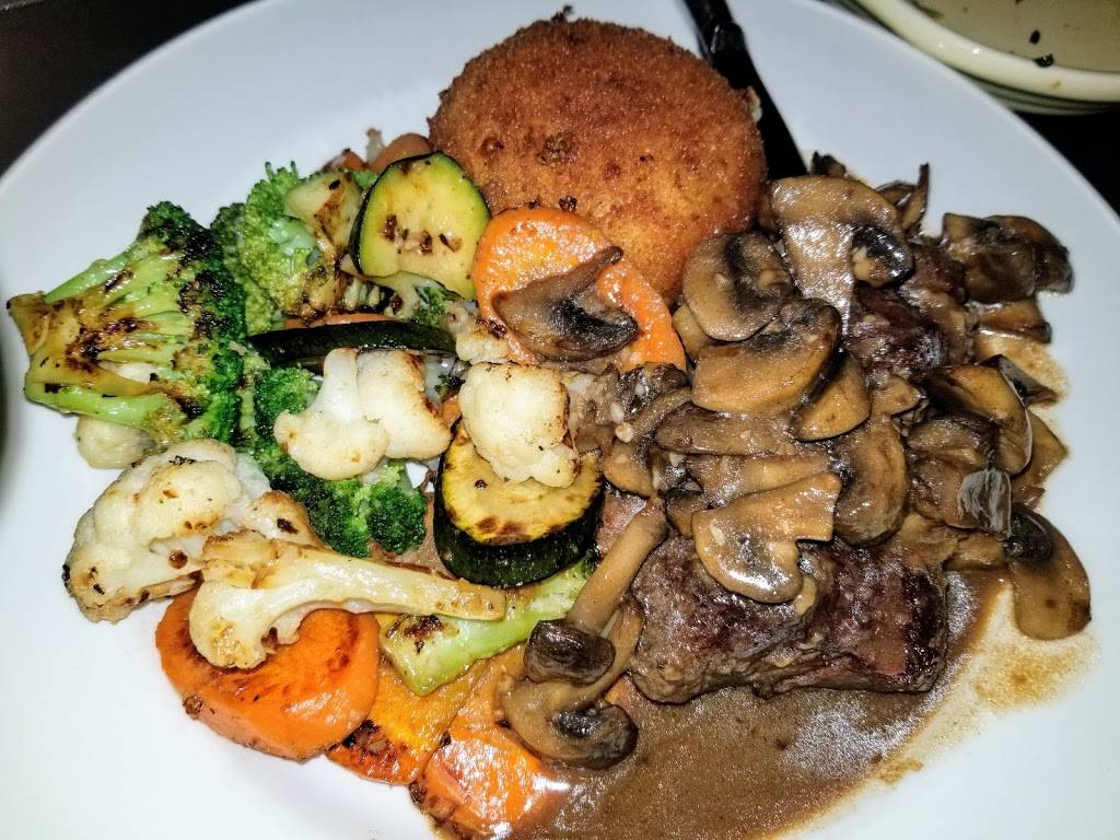 Salvatores Italian Grill | restaurant | 8720 E Market St, Warren, OH 44484, USA | 3306097777 OR +1 330-609-7777