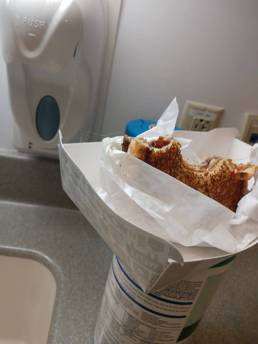 Jack in the Box | restaurant | 6510 Telegraph Ave, Oakland, CA 94609, USA | 5105475241 OR +1 510-547-5241