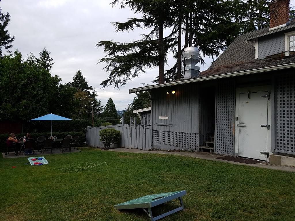 Roanoke Inn | restaurant | 1825 72nd Ave SE, Mercer Island, WA 98040, USA | 2062320800 OR +1 206-232-0800