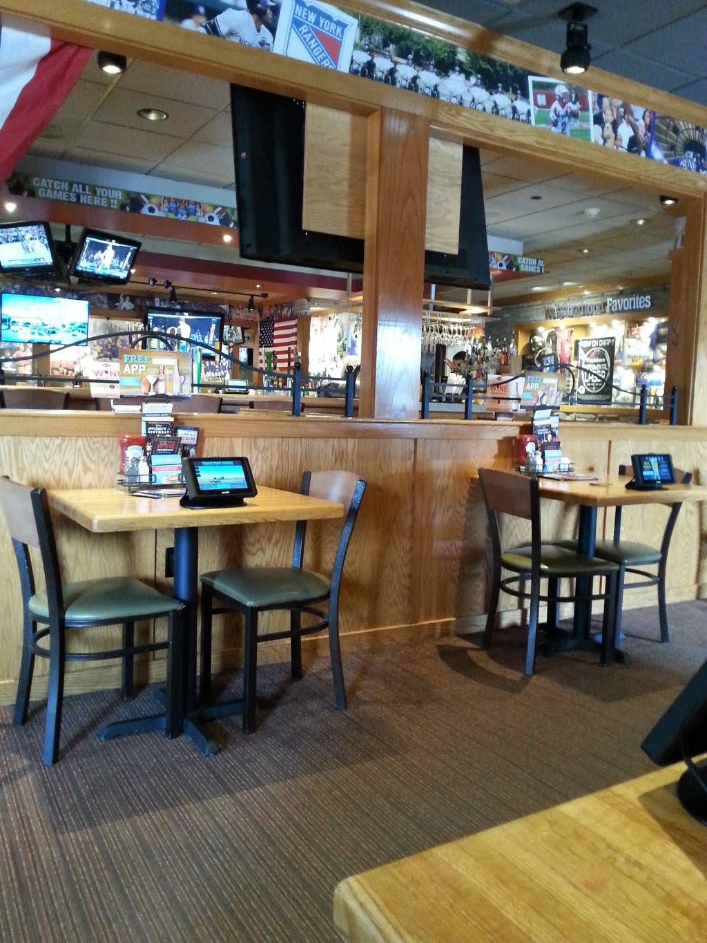 Applebees Grill + Bar | restaurant | 300 Motor Pkwy, Brentwood, NY 11717, USA | 6312314190 OR +1 631-231-4190
