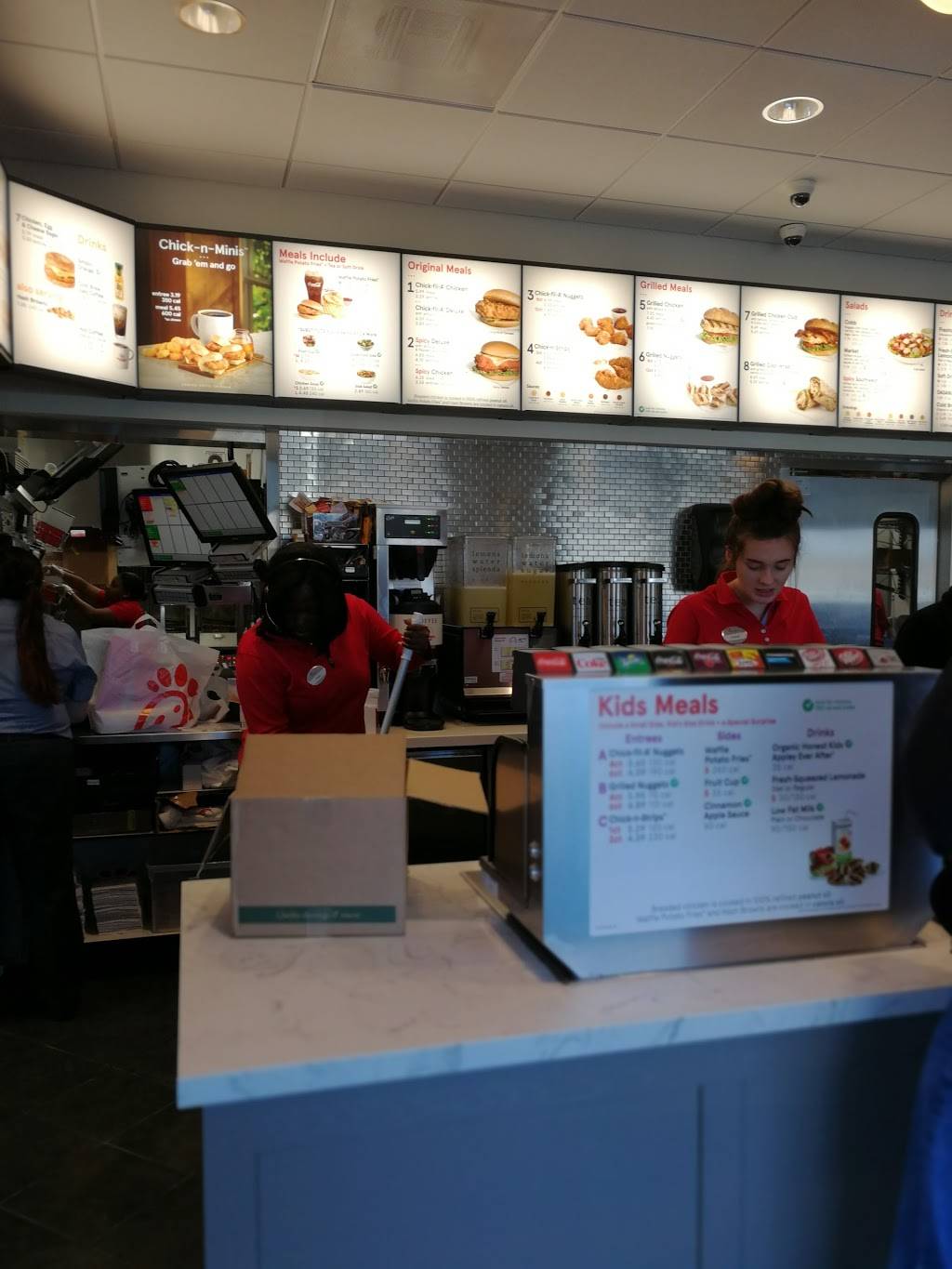 Chick-fil-A | restaurant | 600 Grassfield Pkwy, Chesapeake, VA 23322, USA | 7574361100 OR +1 757-436-1100