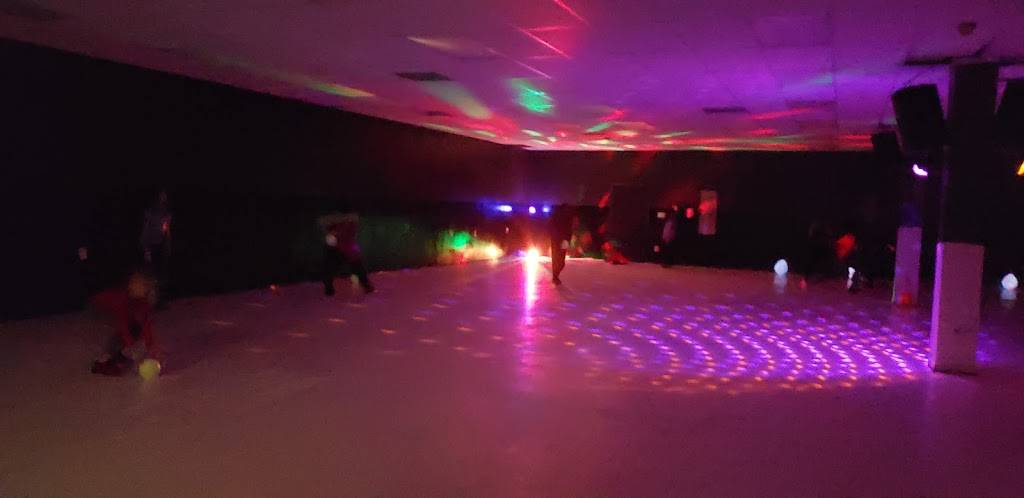 Riverbend Skate | cafe | 508 A W, E Delmar Ave, Alton, IL 62002, USA | 6184338758 OR +1 618-433-8758